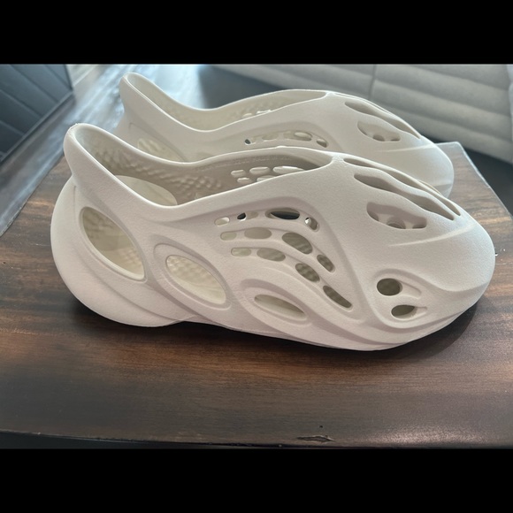 adidas Yeezy Foam RNNR size 12 main image 10